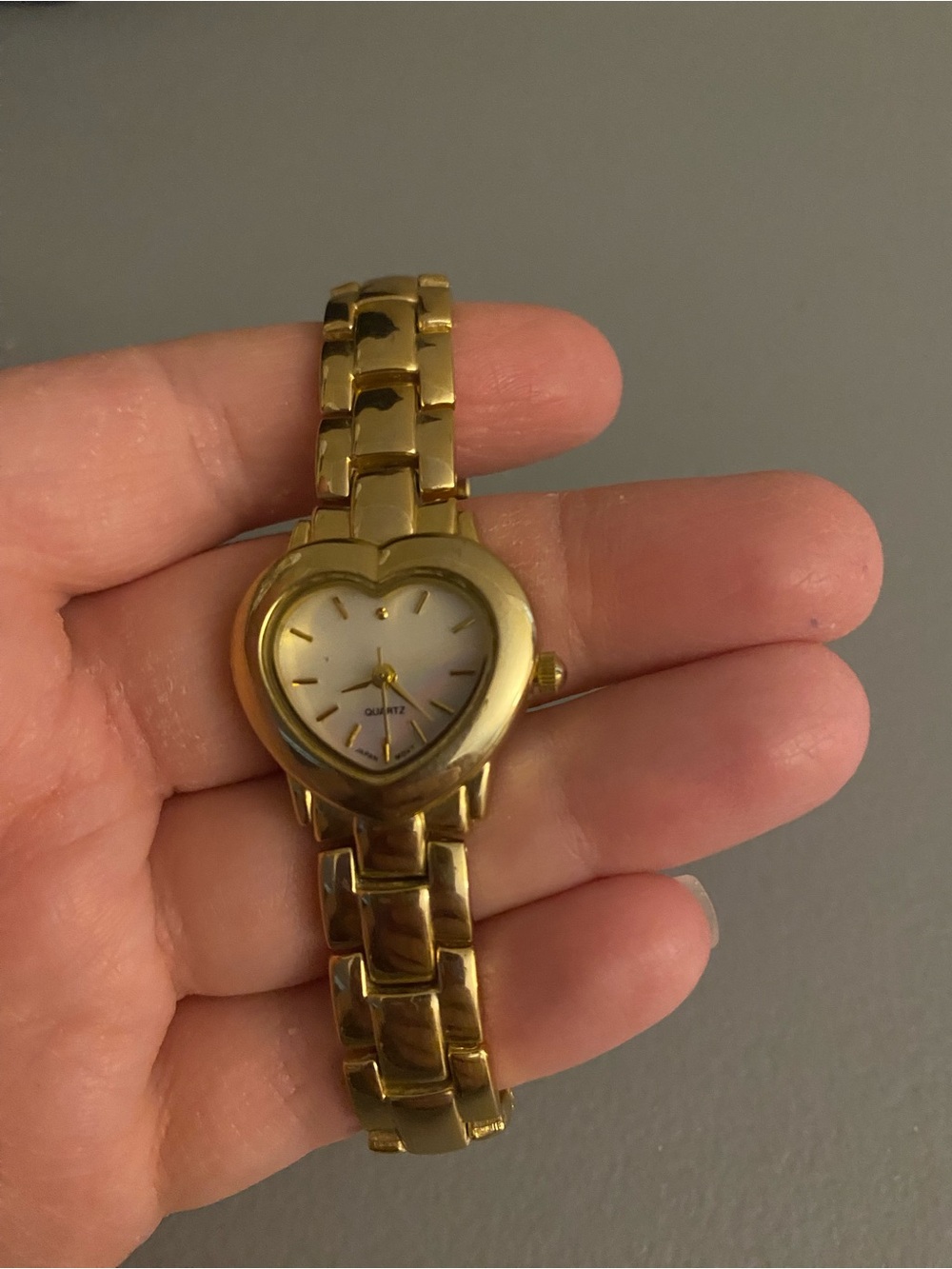 Vintage White Stag Gold Heart-Shaped Women's Quartz Bracelet Watch